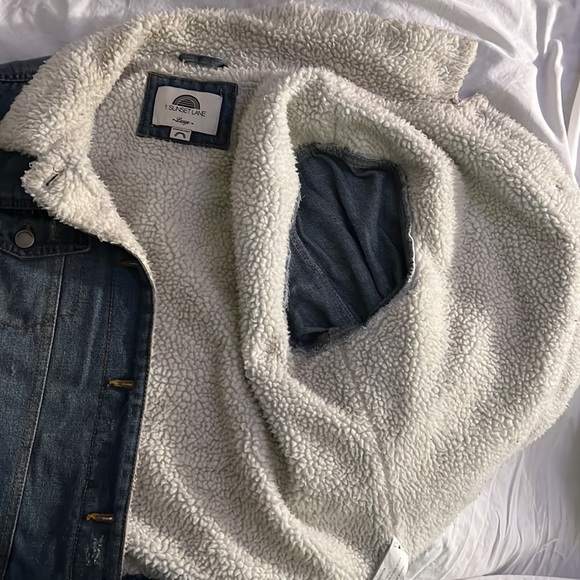 Sherpa lined denim jacket for a concerningly mild winter - Picture 5 of 5